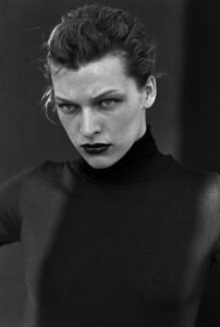 میلا یوویچ (Milla Jovovich) بازیگر نقش رزیدنت ایول