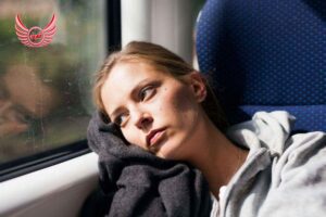 10 نکته برای مقابله با دلتنگی | هنگام احساس دلتنگی از چه چیزهایی باید اجتناب کرد | دلتگی با علائم روحی و جسمی ظاهر شود.