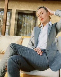 زندگی نامه (بیوگرافی) بری لارسون بازیگر نقش کاپیتان مارول