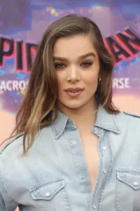 زندگی نامه (بیوگرافی) هیلی استاینفلد (خواننده، بازیگر)