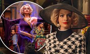 زندگی نامه آن هاتاوی