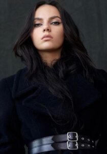 دافنه کین (Dafne Keen)