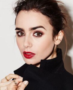 لیلی کالینز (Lily Collins)