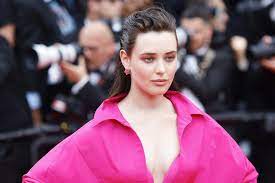 کاترین لانگفورد (Katherine Langford)