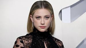 لیلی راینهارت (Lili Reinhart)