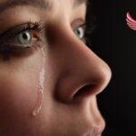 چرا من اینقدر احساسی هستم: 6 دلیل که شما اینطور احساس می کنید