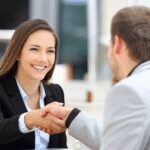 مقاله: رازهای ناگفته: چگونه در اولین ملاقات، چهره‌ای شکست‌ناپذیر و جذاب از خود نشان دهید؟